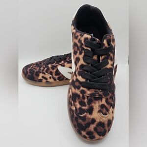 DV Dolce Vita Leopard Print Low Top Sneakers Tan Black Retro 90s Vibes